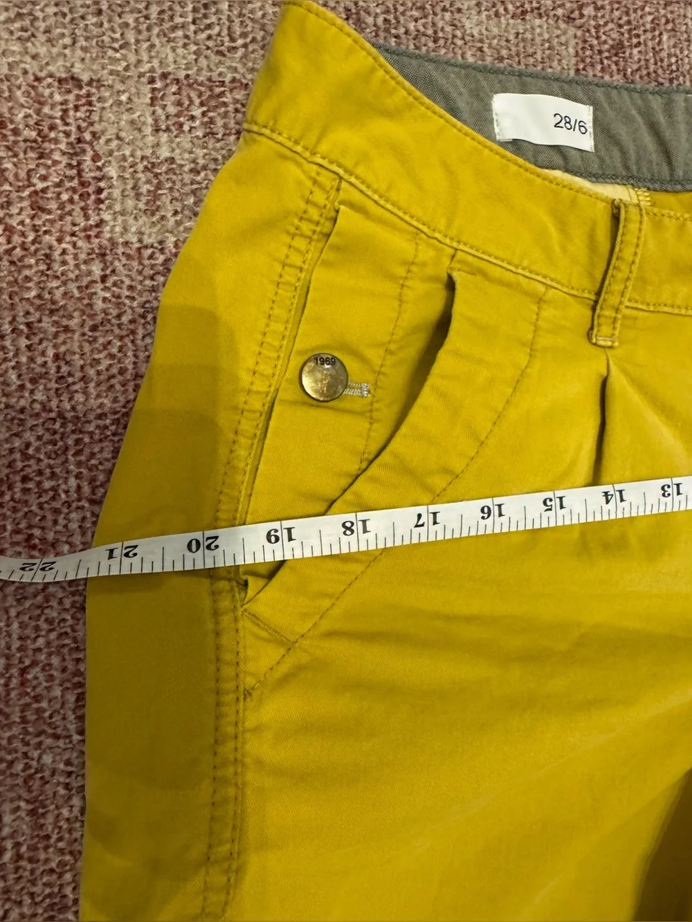 Gap low slung sulpha green/yellow soft chinos 6inch inseam size 6/28